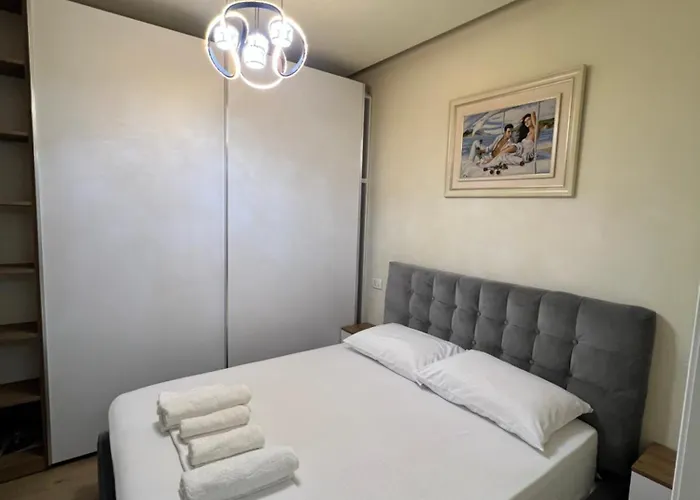 Condor Center Luxury 5 * Tirana