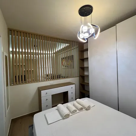 Condor Center Luxury 5 * Τίρανα