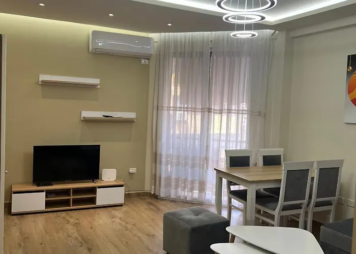 Condor Center Luxury 5 * Τίρανα