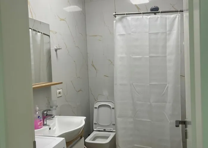 Condor Center Luxury 5 * Tirana